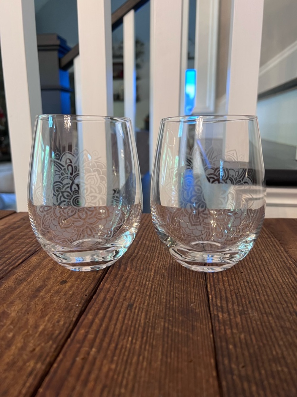 Elegant Etched Stemless Wine Glasses - Clear (Set of 2)